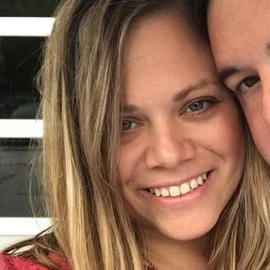 Meet your Posher, Caitlin